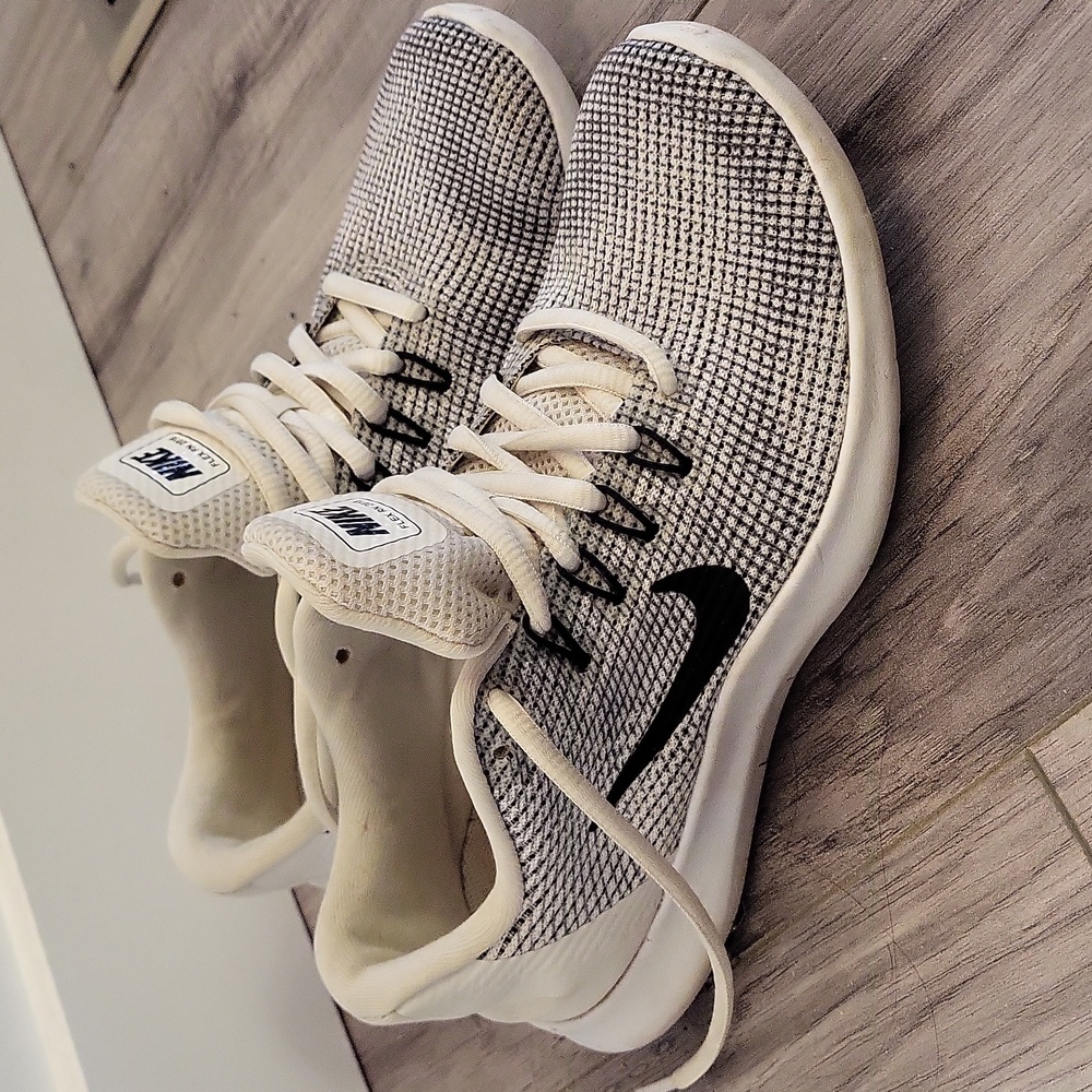 Nike Flex trainers size 6